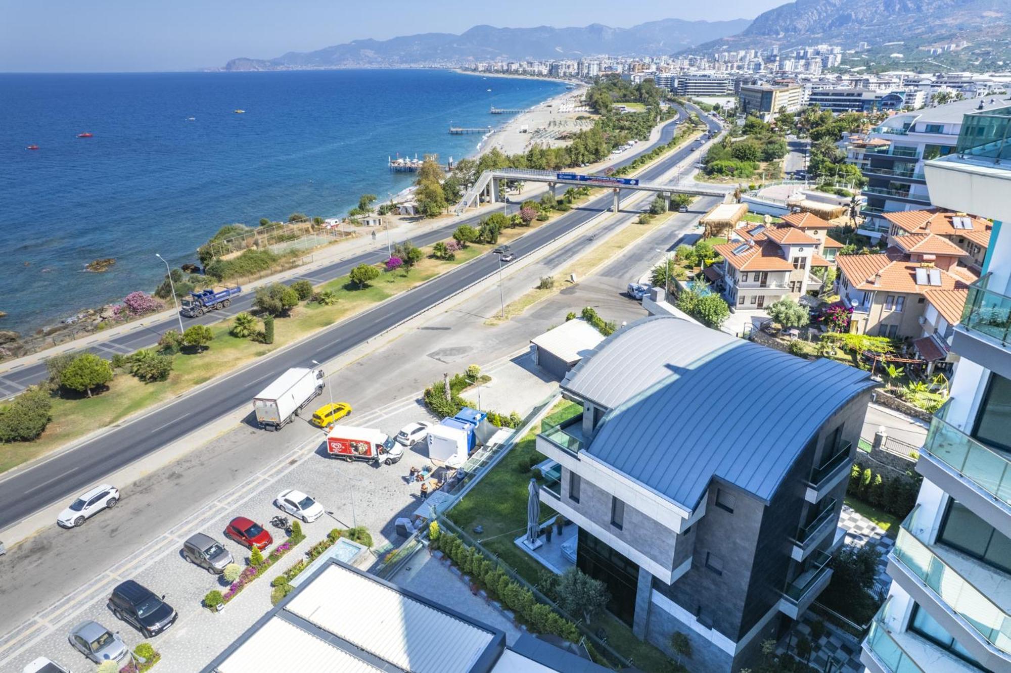 Luxury Seaview With 9000 M2 Access * Alanya