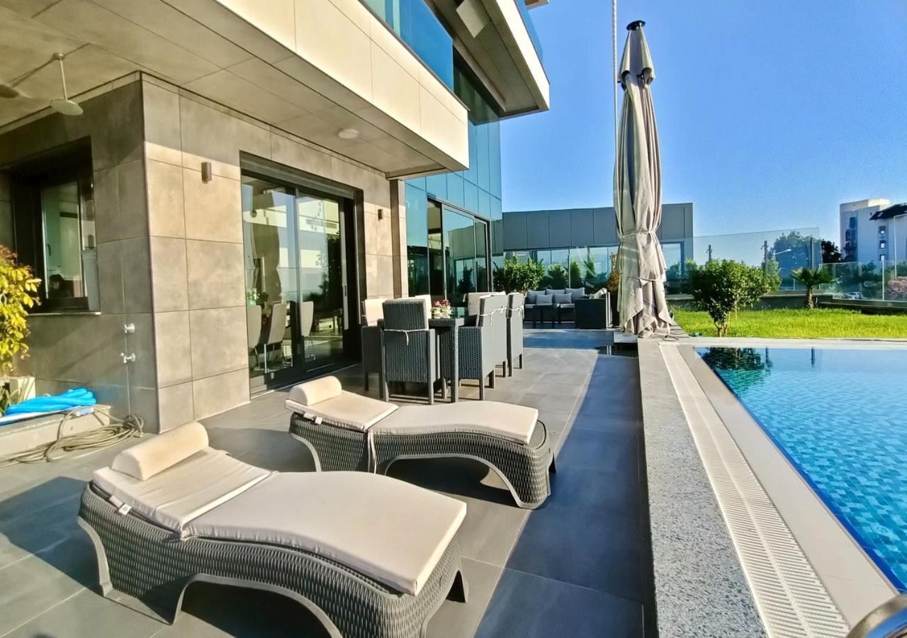 Luxury Seaview With 9000 M2 Access Alanya