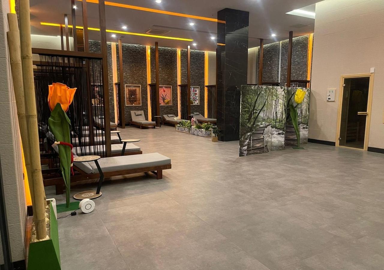 Luxury Seaview With 9000 M2 Access Villa Alanya