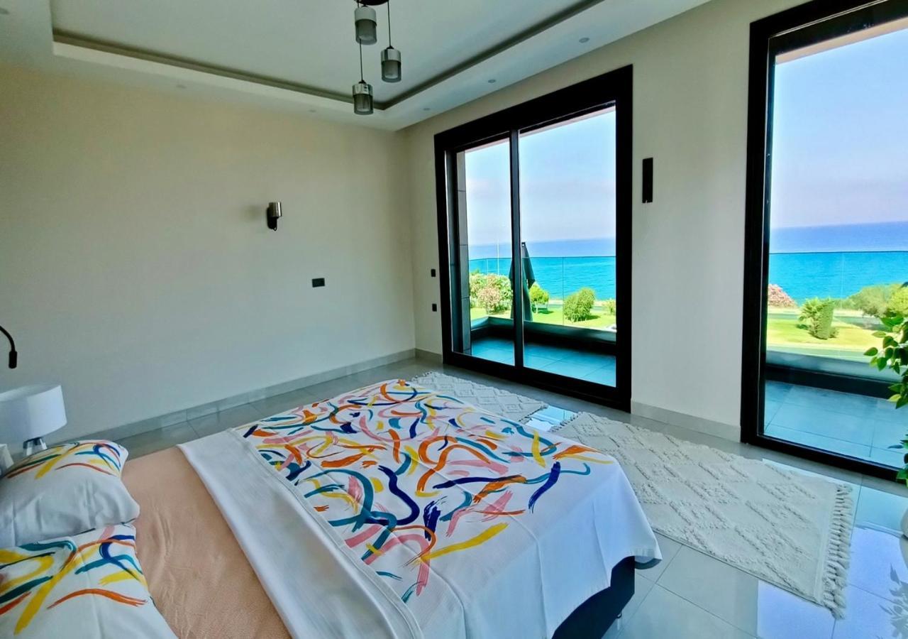 Luxury Seaview With 9000 M2 Access Alanya