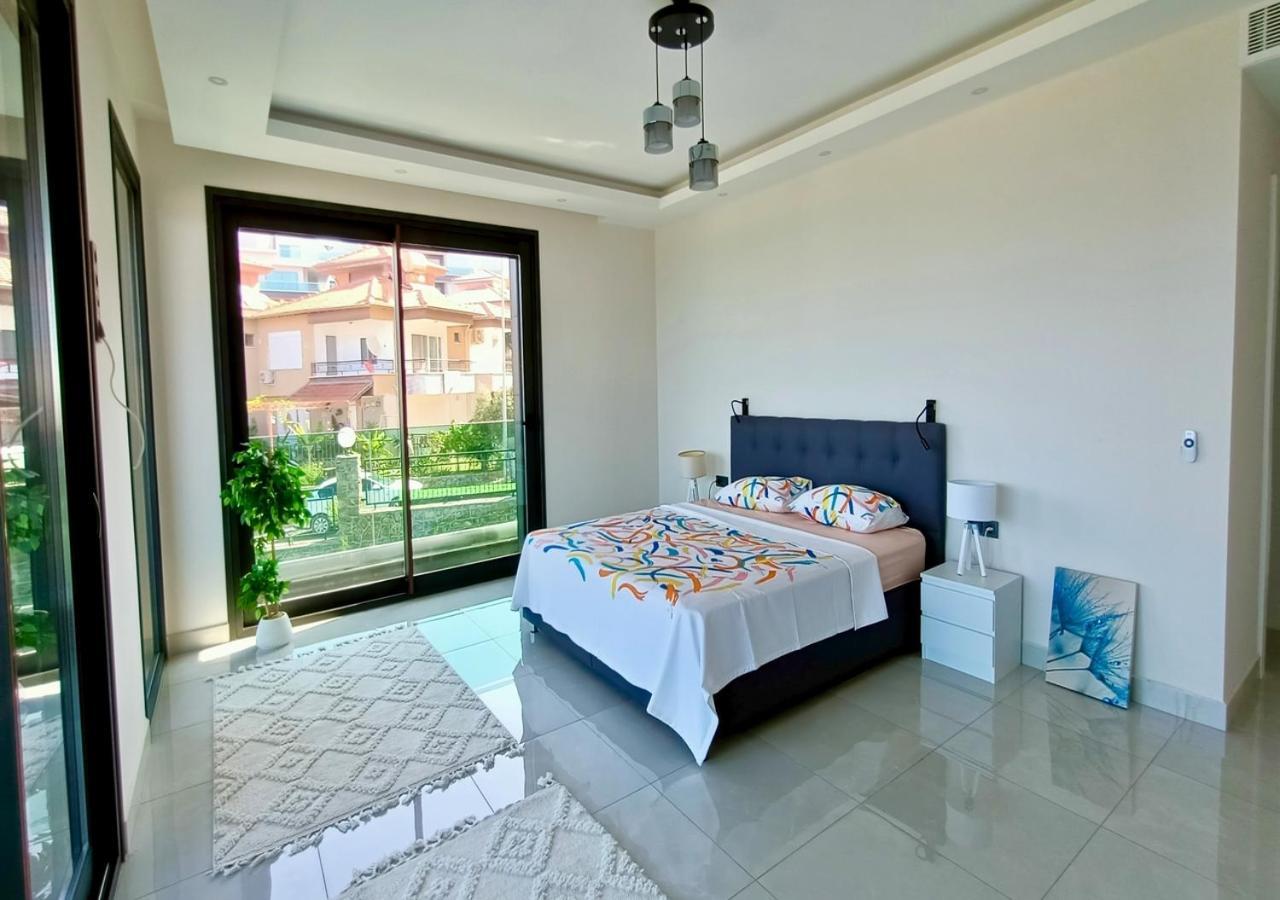 Luxury Seaview With 9000 M2 Access Villa