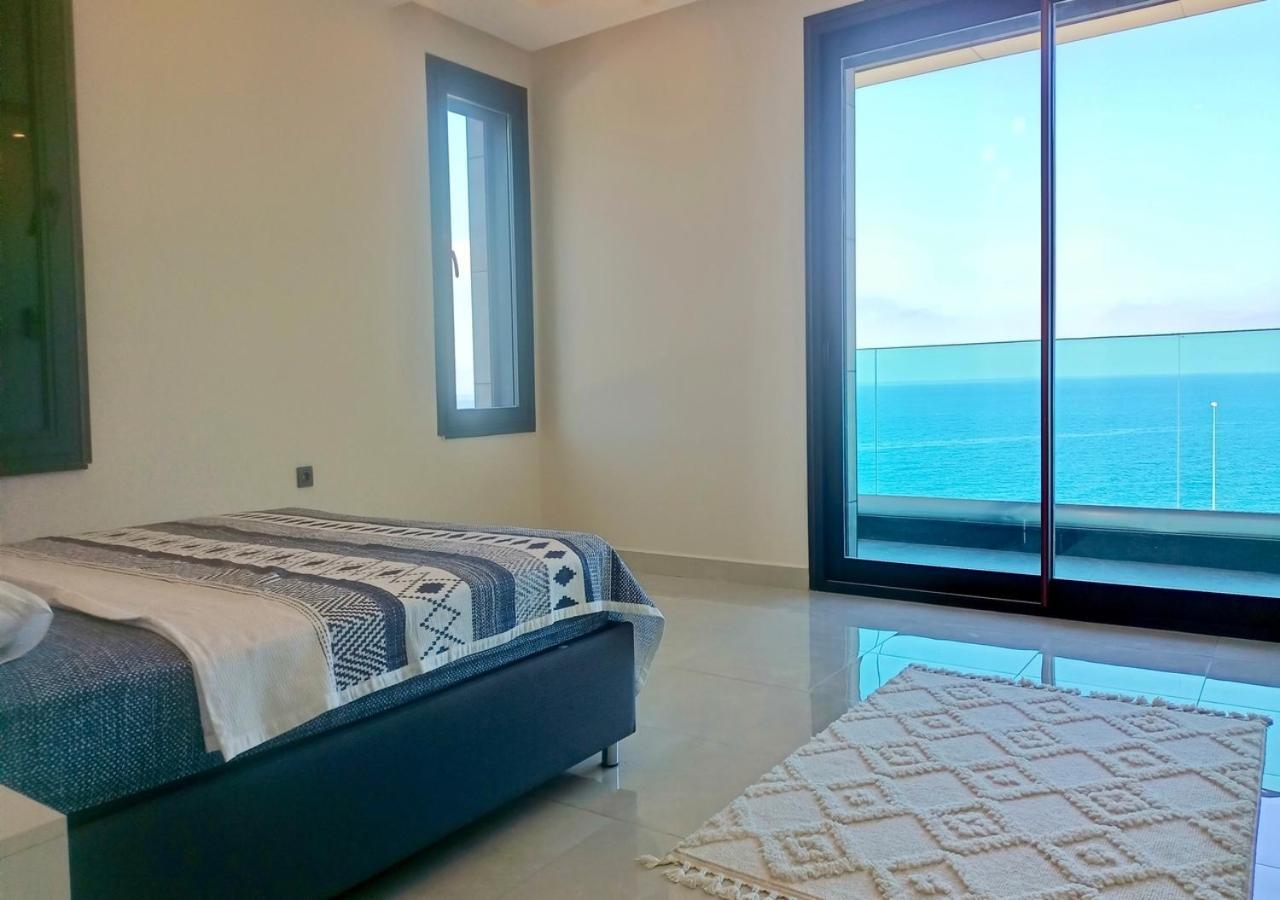 Luxury Seaview With 9000 M2 Access Villa *