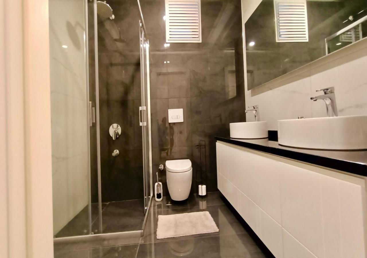 Villa Luxury Seaview With 9000 M2 Access *